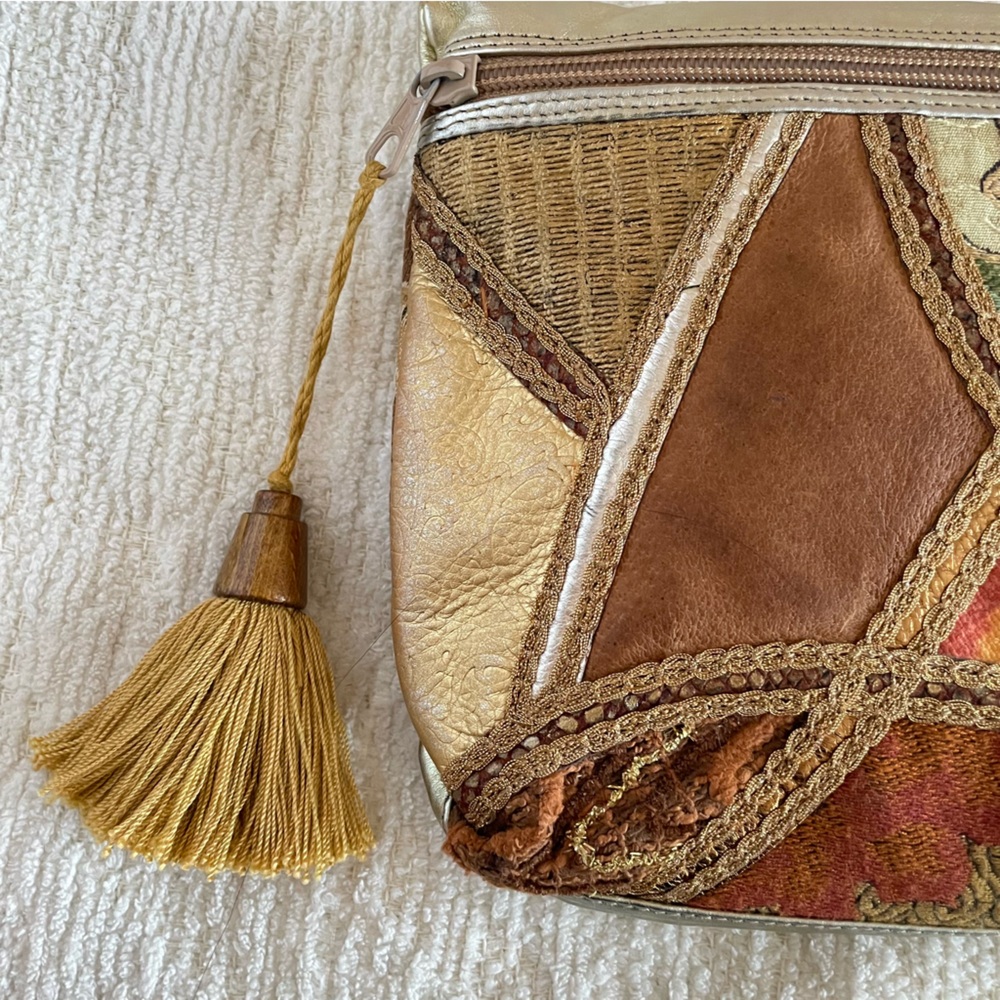 FINAL SALE - HOLT RENFREW crossbody bag - Picture 4 of 8